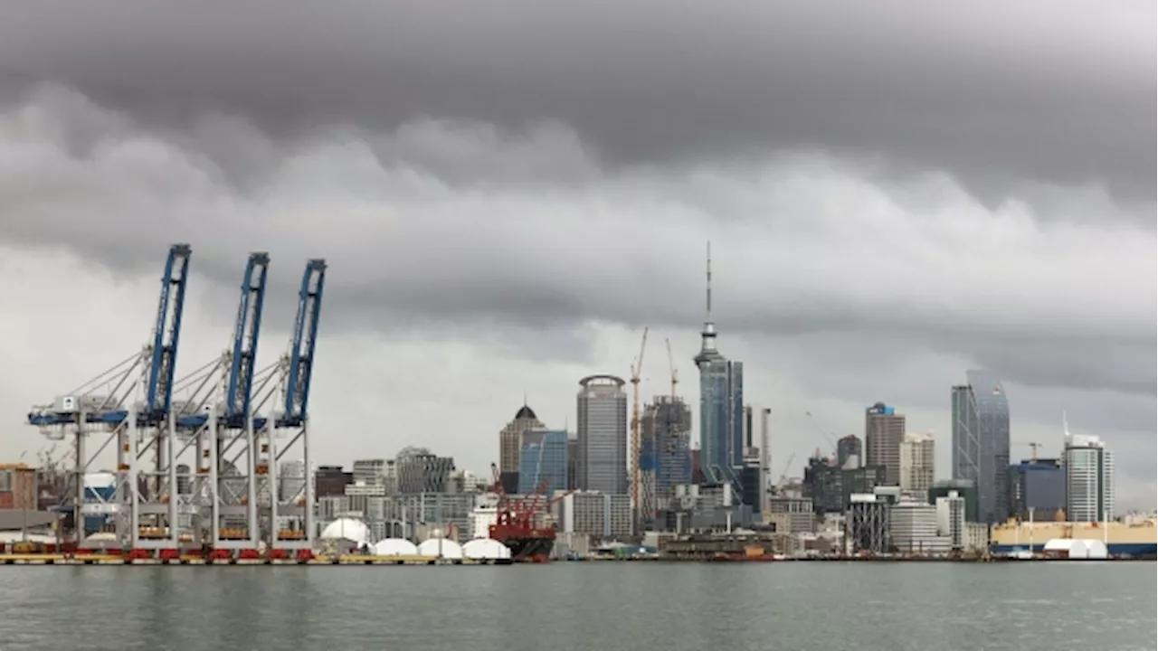 New Zealand Government Cuts Taxes Even as Budget Deficit Widens