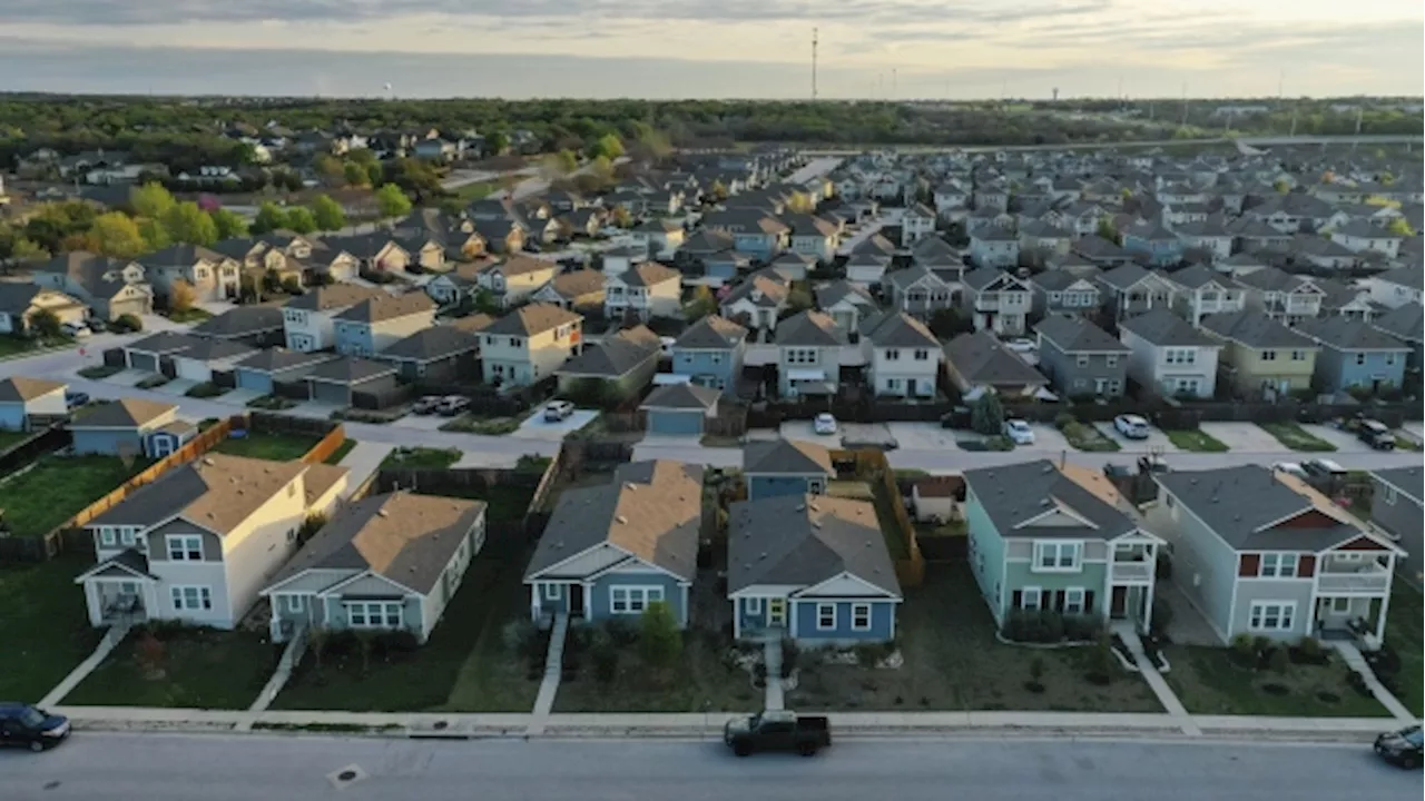 US Mortgage Rates Climb Past 7% in First Gain Since Early May