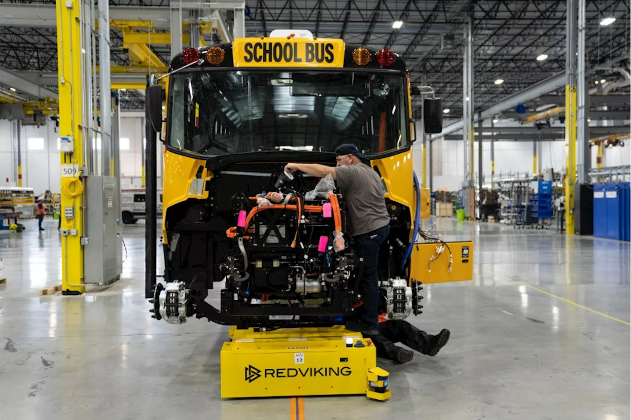 Steel City Charter wins EPA award for clean energy buses