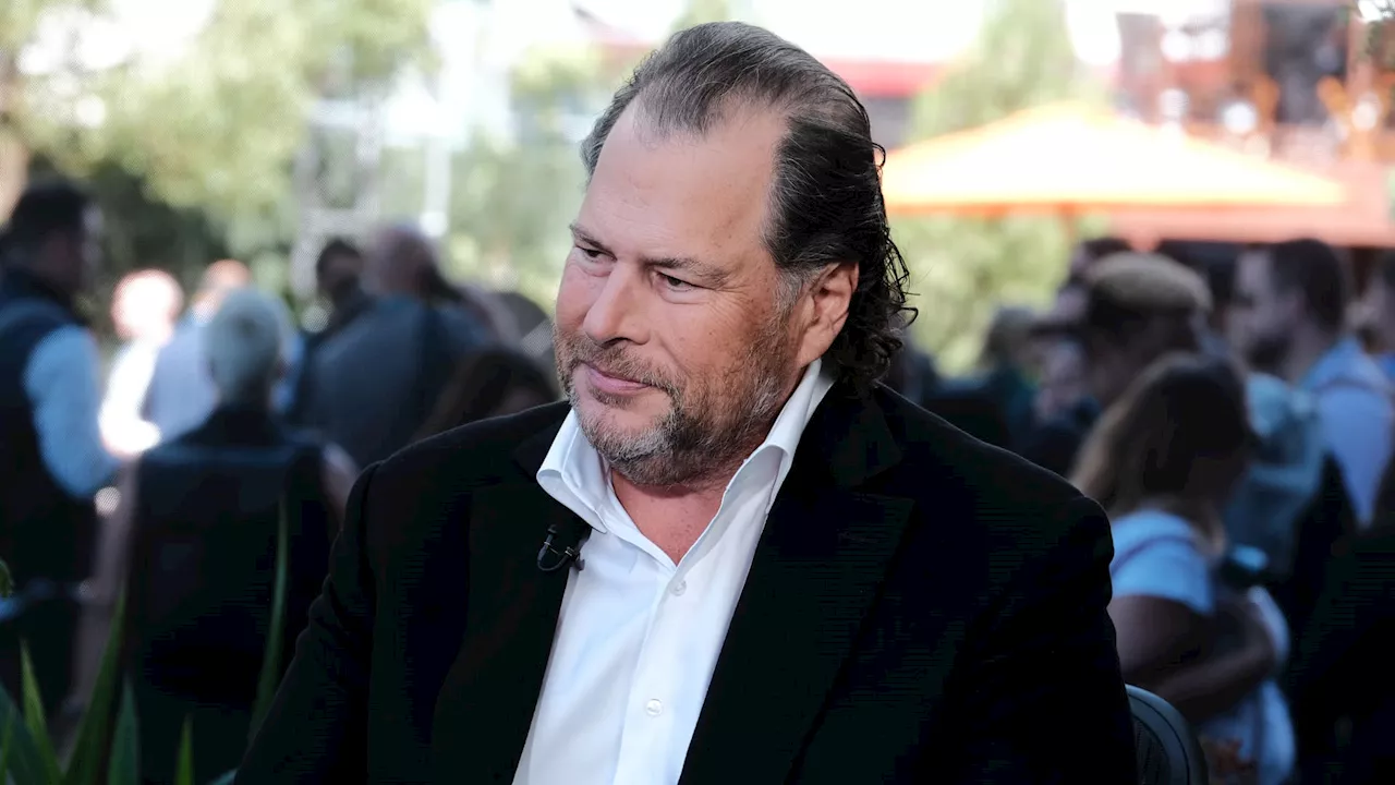 Salesforce shares tumble 17%, on pace for worst day since 2008