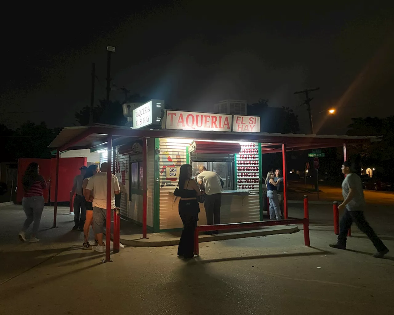 25 Years On, Oak Cliff's Essential Taco Stand, Taqueria El Si Hay, Thrives