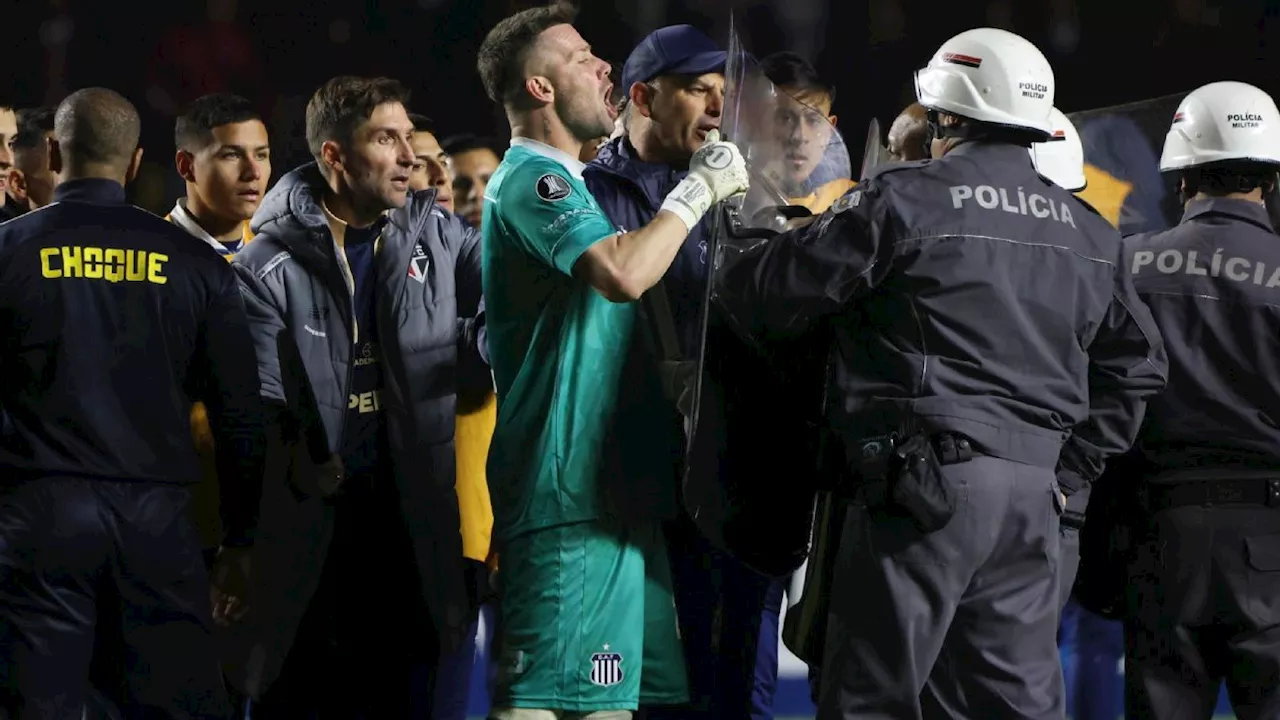 Jogadores do Talleres são detidos por desacato após jogo contra São Paulo