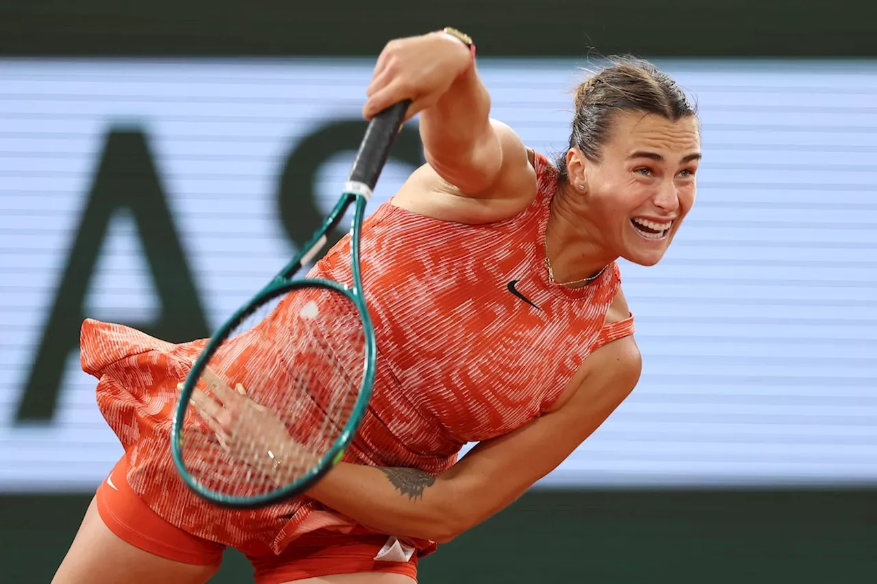 Aryna Sabalenka, Daniil Medvedev advance as rain continues to disrupt French Open