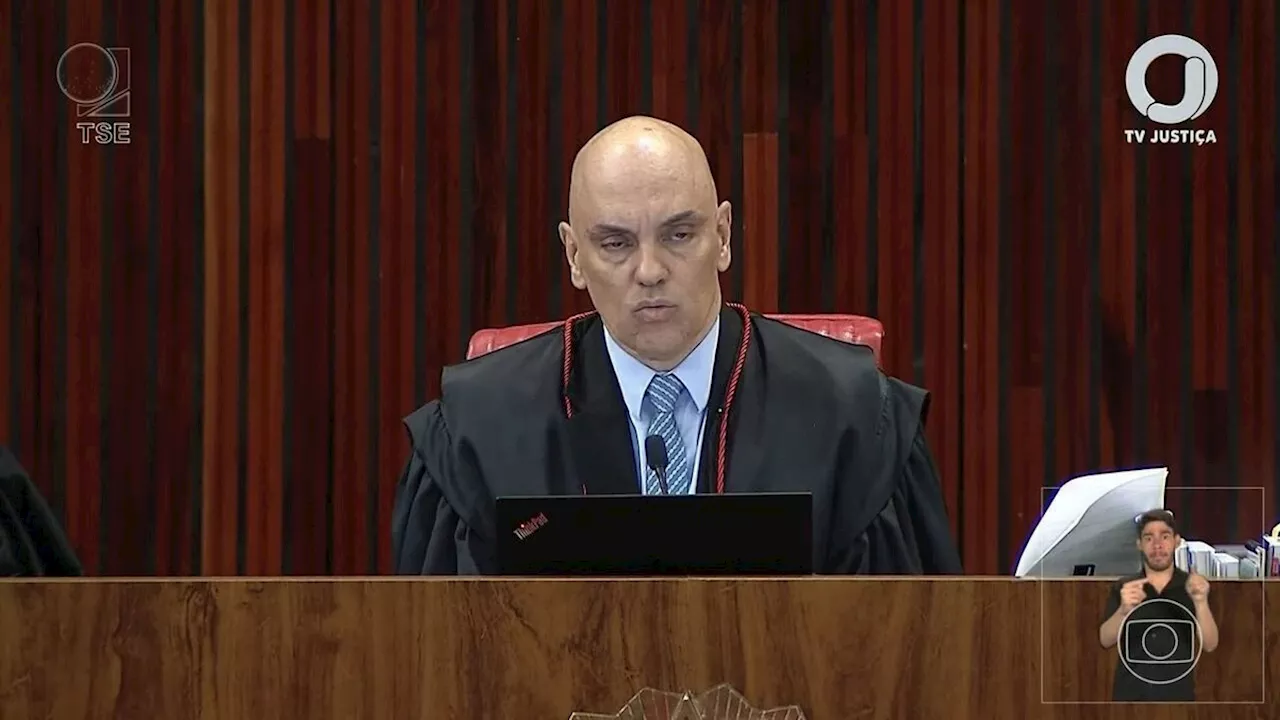 Ao se despedir da presidência do TSE, Alexandre de Moraes defende o combate às fake news