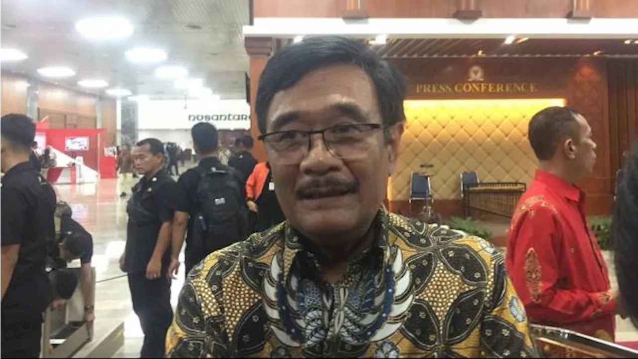 PDI-P Lobi Fraksi Lain di DPR Tolak Revisi UU MK, Djarot: Penjaga Konstitusi harus Mandiri