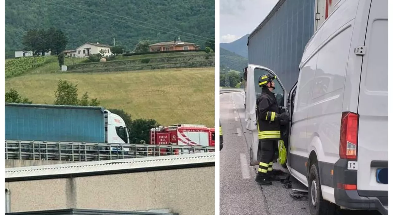 Incidente ad Ancona, furgone si schianta e finisce sotto un tir: morto un uomo di 42 anni. Traffico in tilt