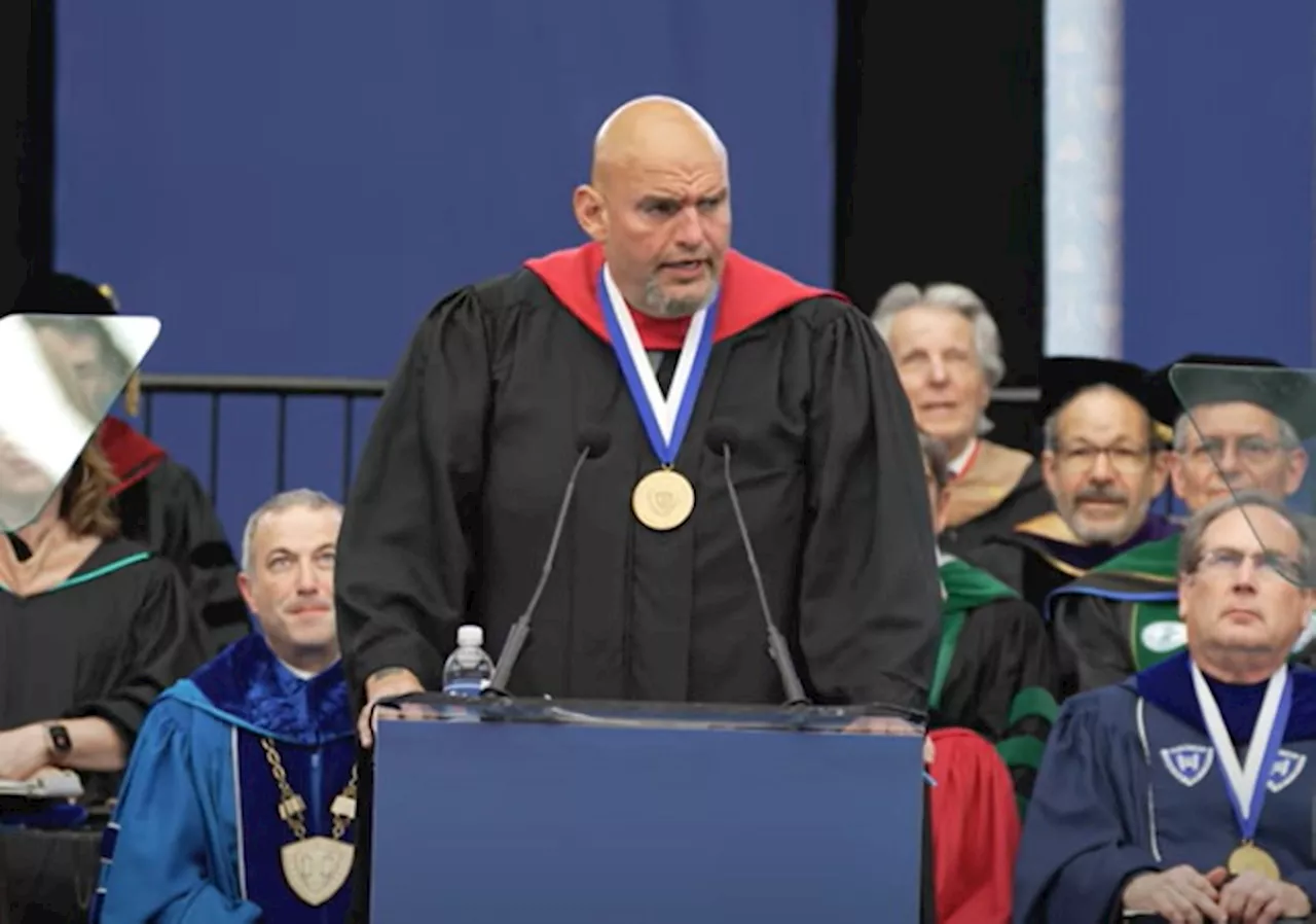 Israel Defender Senator John Fetterman Given Hero’s Welcome at Yeshiva University Commencement