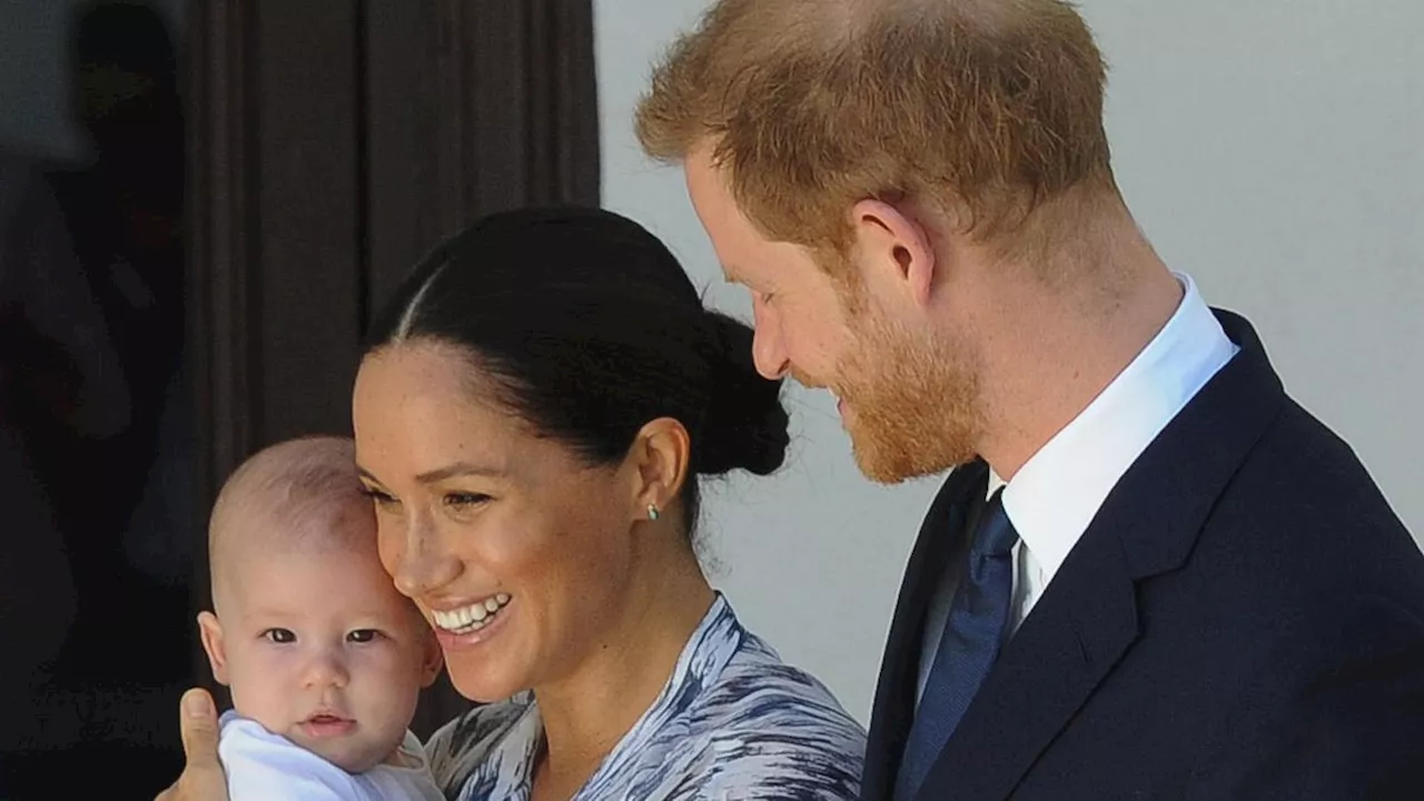 Akta Kelahiran Archie Ungkap Detail Baru soal Mundurnya Meghan Markle dan Pangeran Harry dari Kerajaan Inggris