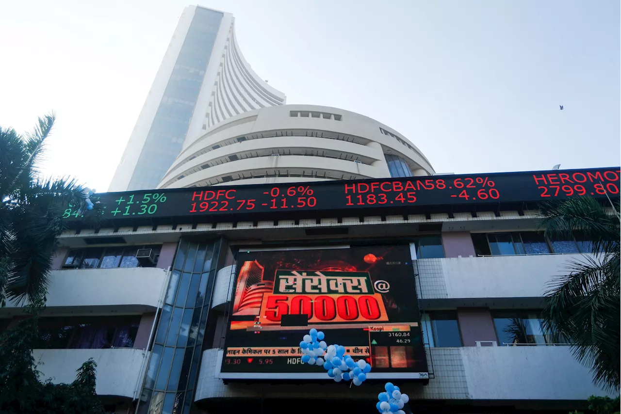 Stock Market Today: शेयर बाजार में गिरावट, सेंसेक्स 300 अंक टूटा, निफ्टी 22,600 से नीचे फिसला