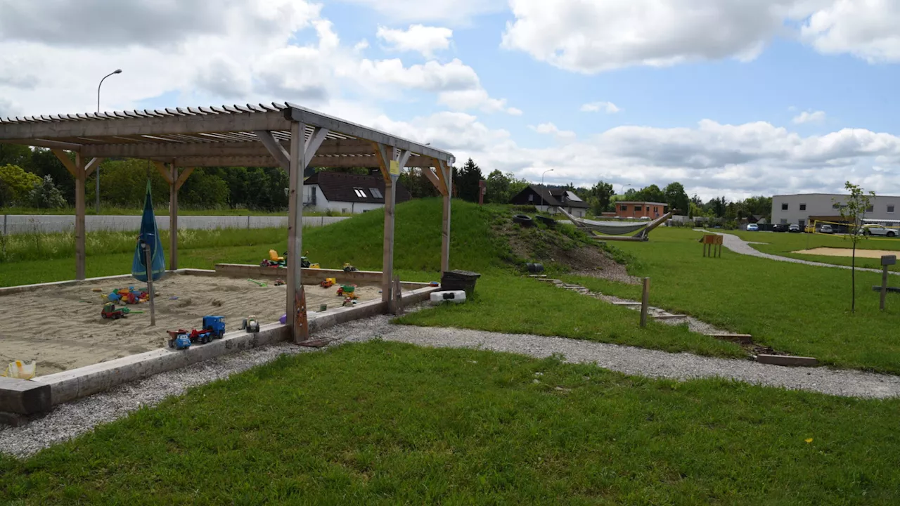 Neue Straßenlaternen und neue Spielgeräte für Mühling