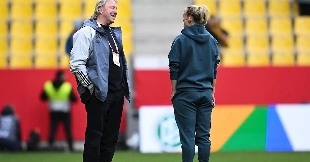 DFB-Frauen vor vollem Haus in Rostock gegen Polen