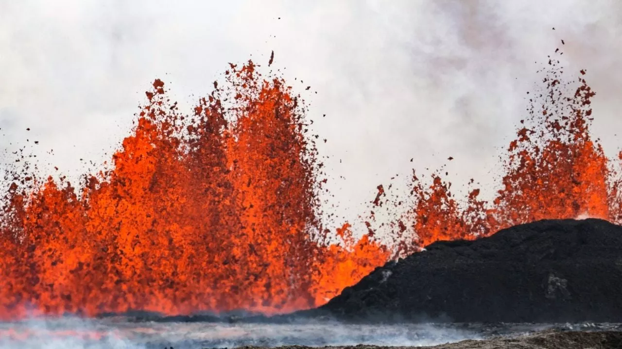 Volcán en Islandia vuelve a hacer erupción; es la quinta vez desde diciembre