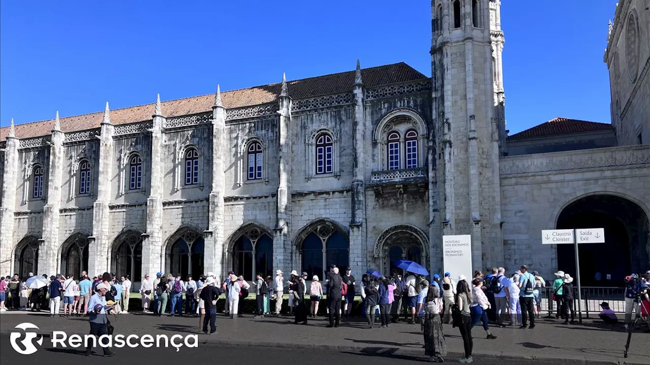 Greve encerra museus e monumentos