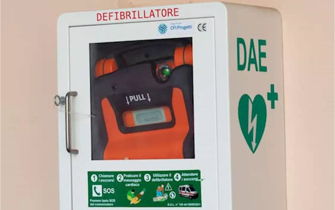 Modena, uomo ha un arresto cardiaco: salvato da due studenti grazie a un'app