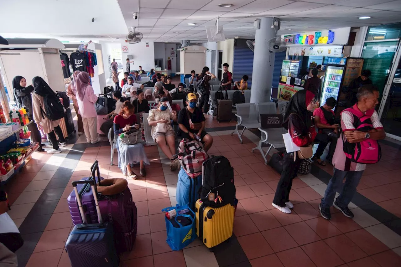 Thousands stranded at Labuan ferry terminal due to unexpected surge in holiday travel