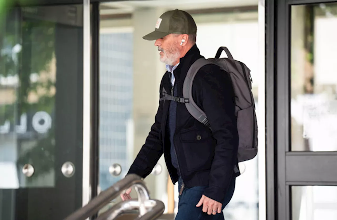 Roy Keane gestured to meet fan outside after banter turned aggressive