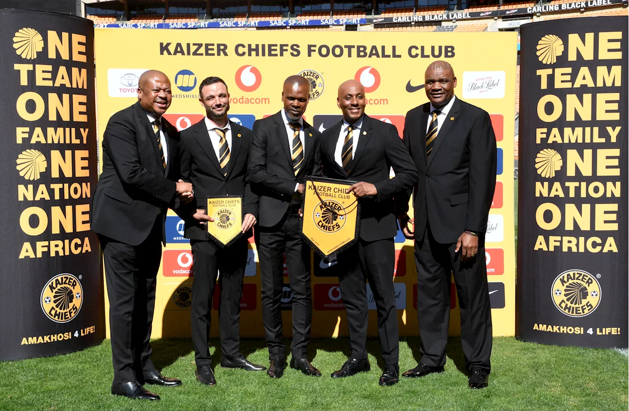 Kaizer Chiefs: Arthur Zwane, full staff at risk of being replaced