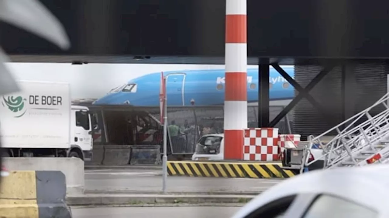 Tragis! Begini Kronologi Pria Tewas Tergiling Mesin Pesawat di Bandara Schiphol