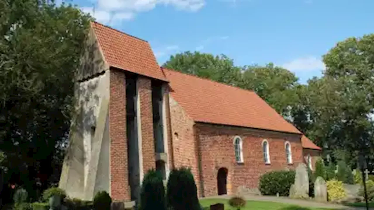 Aschwarden: Marode Holzbalkendecke in der Nikolai-Kirche wird saniert