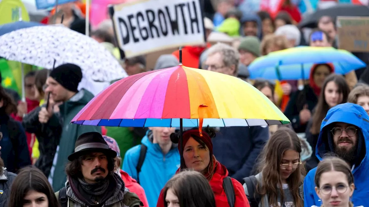 2000 Menschen bei regnerischem Klimastreik zur Europawahl