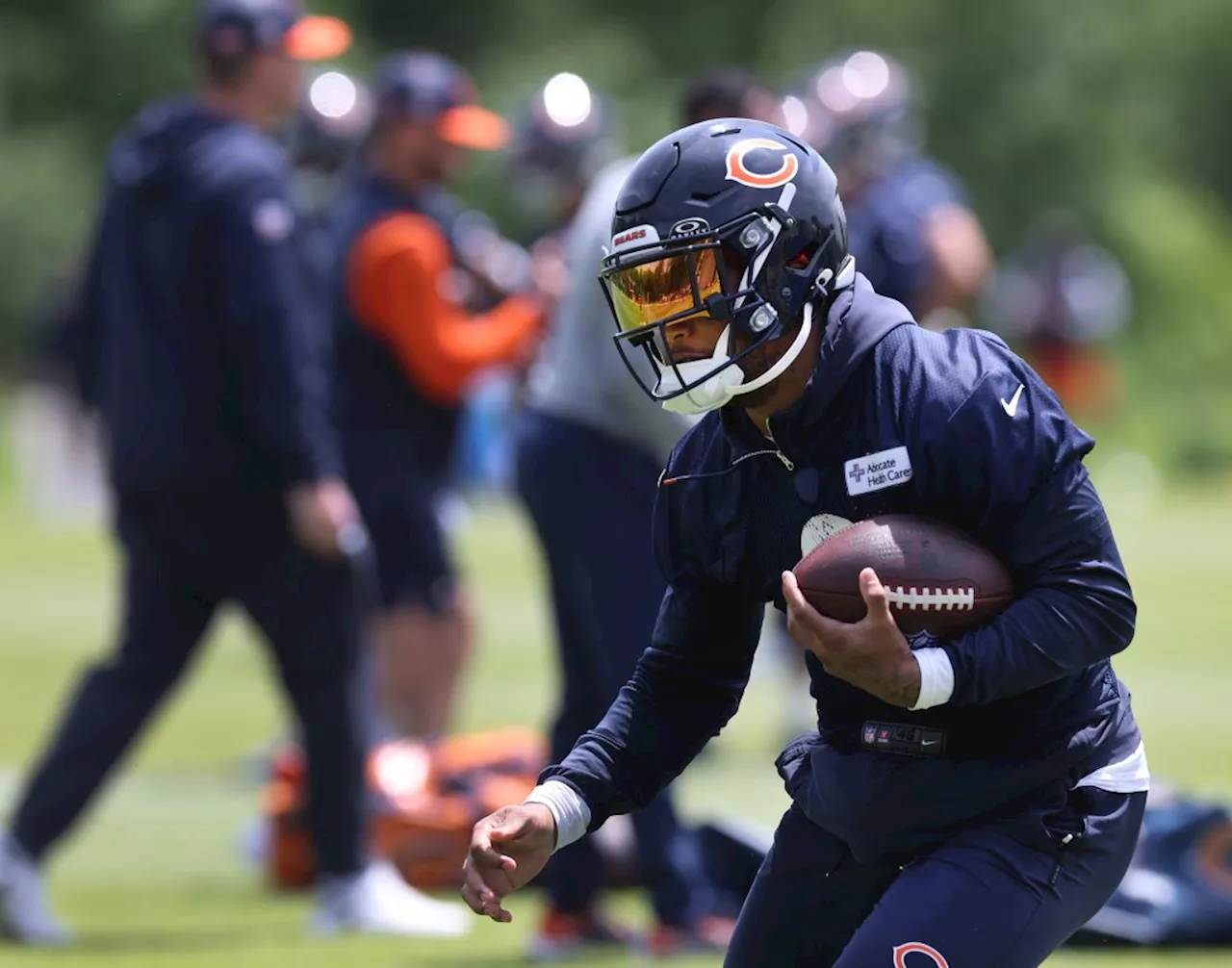 Photos: Inside Chicago Bears OTAs at Halas Hall