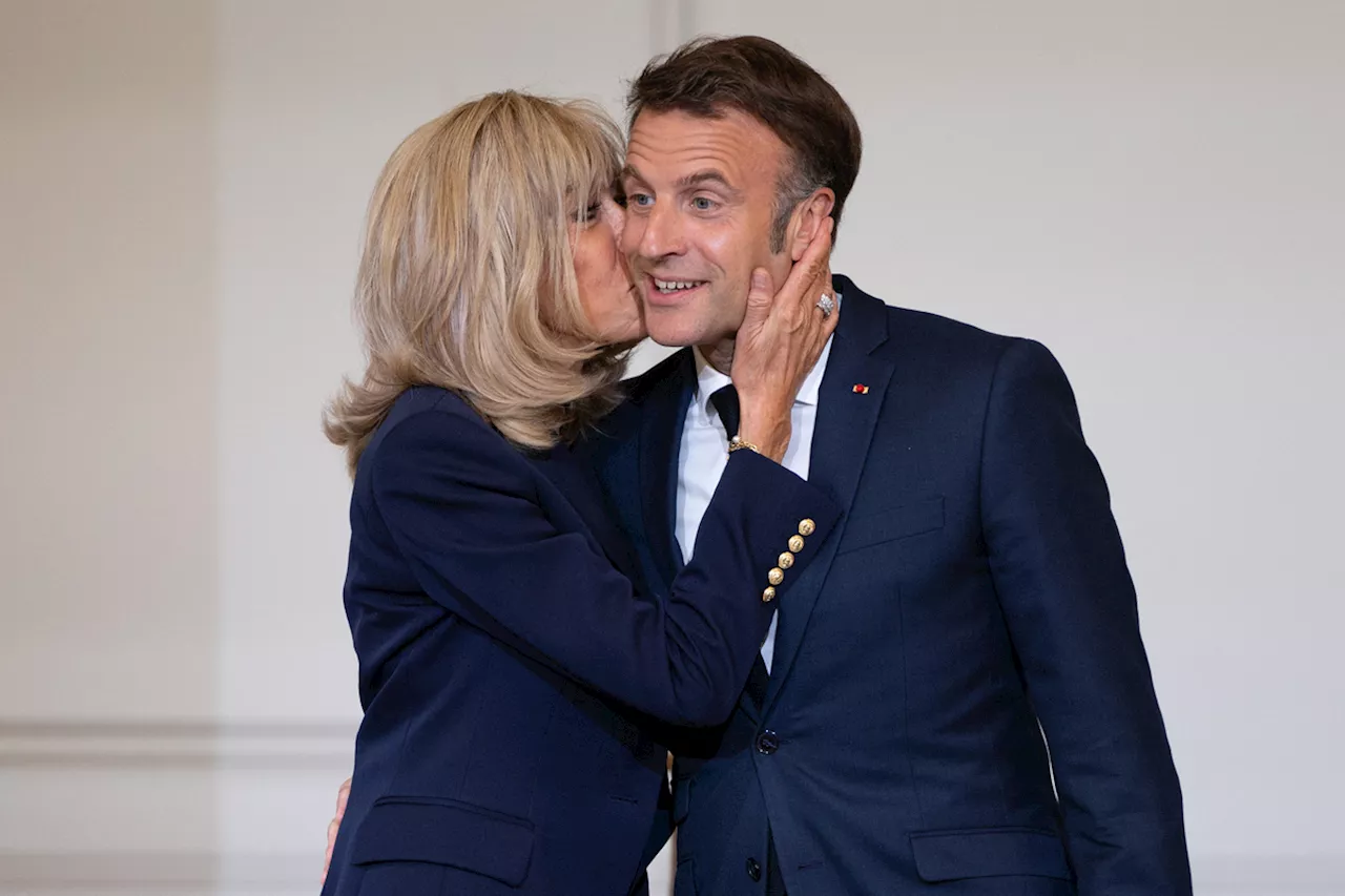 Brigitte Macron : la Première dame ose un rare geste d’amour envers un Emmanuel Macron surpris