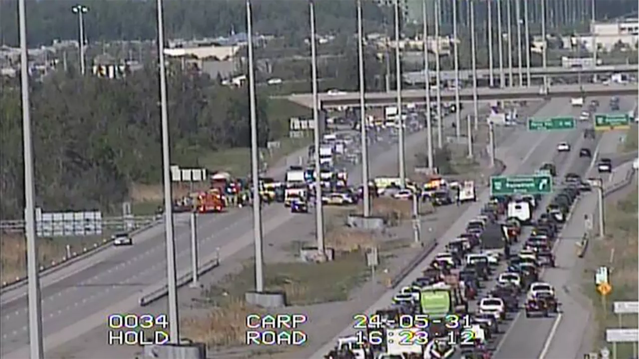 Major collision closes westbound 417, causing significant delays