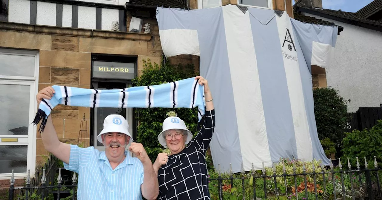 Barrhead couple honour cup final heroes with 26-year-old shirt draped from house