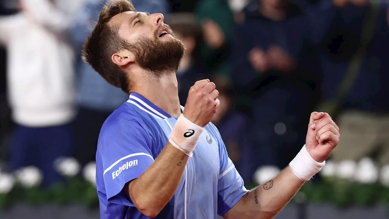  Corentin Moutet se qualifie en huitièmes de finales en écartant Sebastian Ofner (3-6, 6-4, 6-4, 6-1)