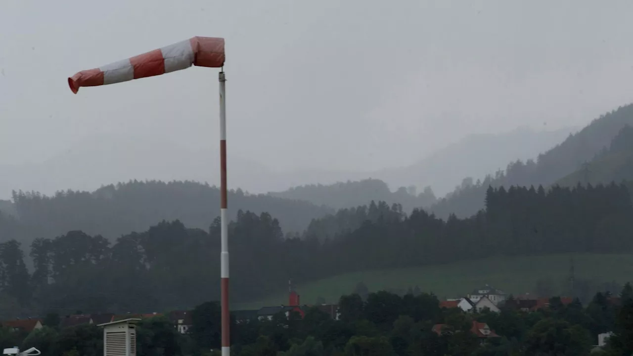 'Große Regenmengen' – Warnstufe Rot in Österreich