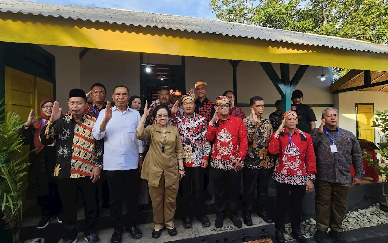 Bertandang ke Ende, Megawati Mengukuhkan Organisasi Jaket Bung Karno