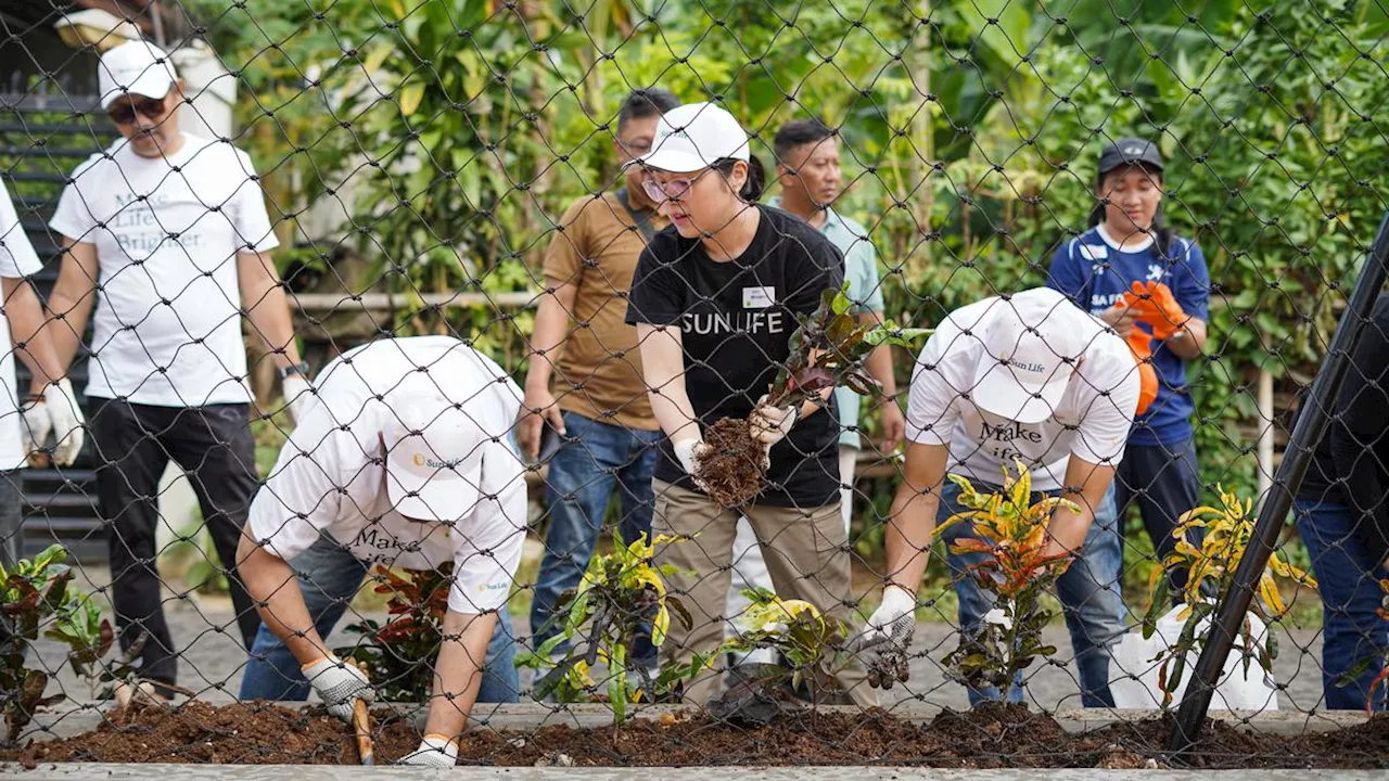 Dukung Masyarakat Terapkan Gaya Hidup Sehat, Program Hoops + Health Revitalisasi Lapangan Basket di Depok