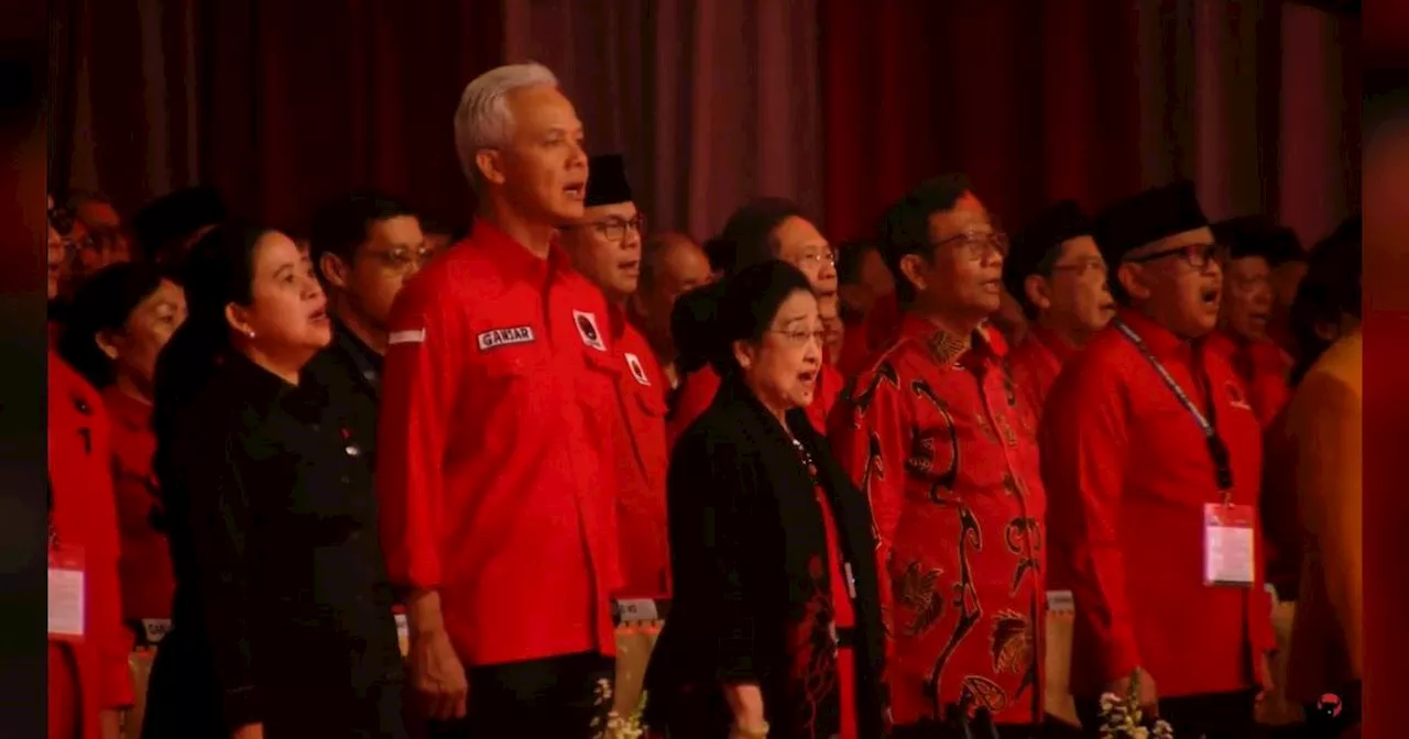 FOTO: Kala Jokowi Tak Lagi Duduk di Samping Megawati