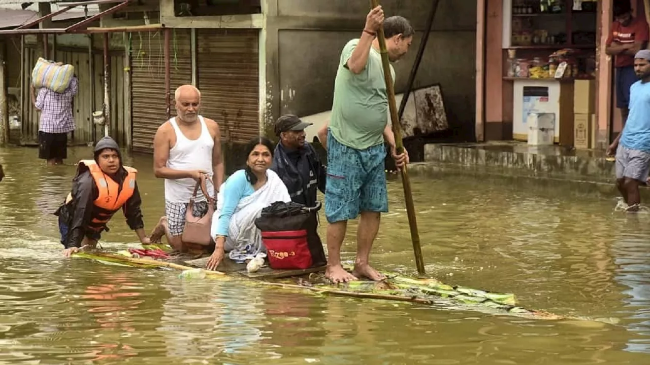 मणिपुर पर मौसम की मार, भारी बारिश से राजभवन में भरा पानी, जलमग्न हुईं सड़कें