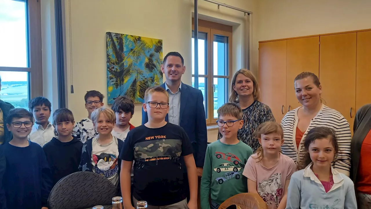 Schüler zu Besuch bei Neulengbachs Bürgermeister