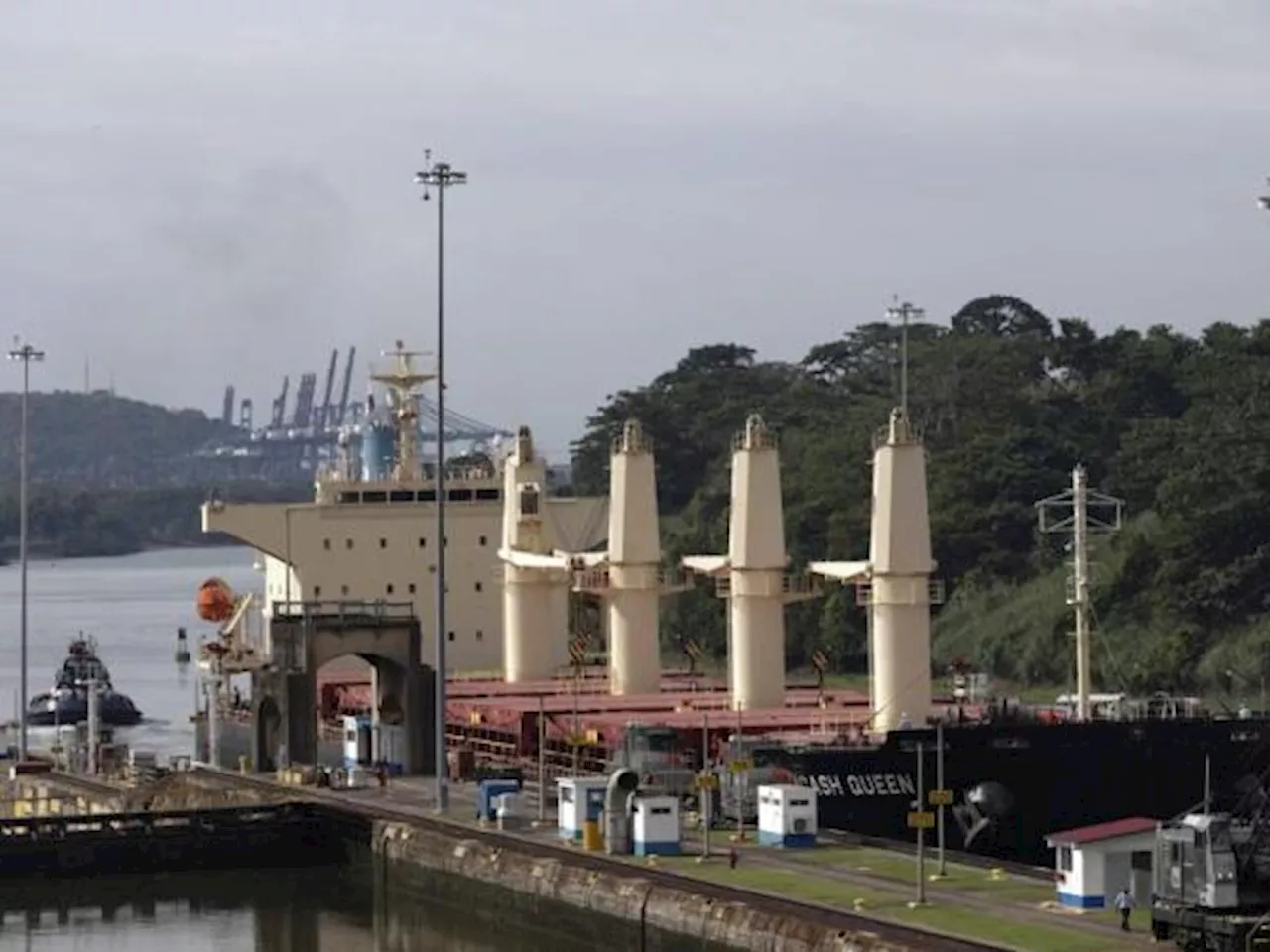 Canal de Panamá sube el calado para buques por temporada de lluvias