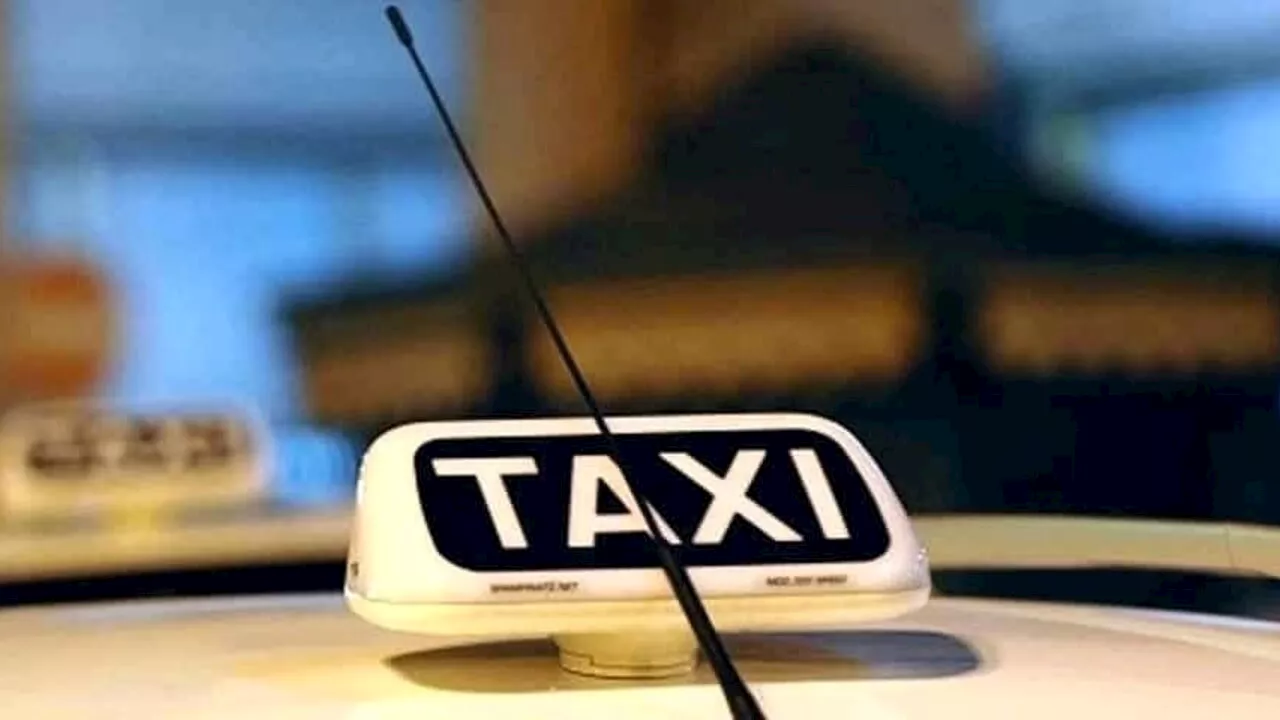 Minaccia tassista con un coltello e lo rapina, poi prova a scappare con il taxi