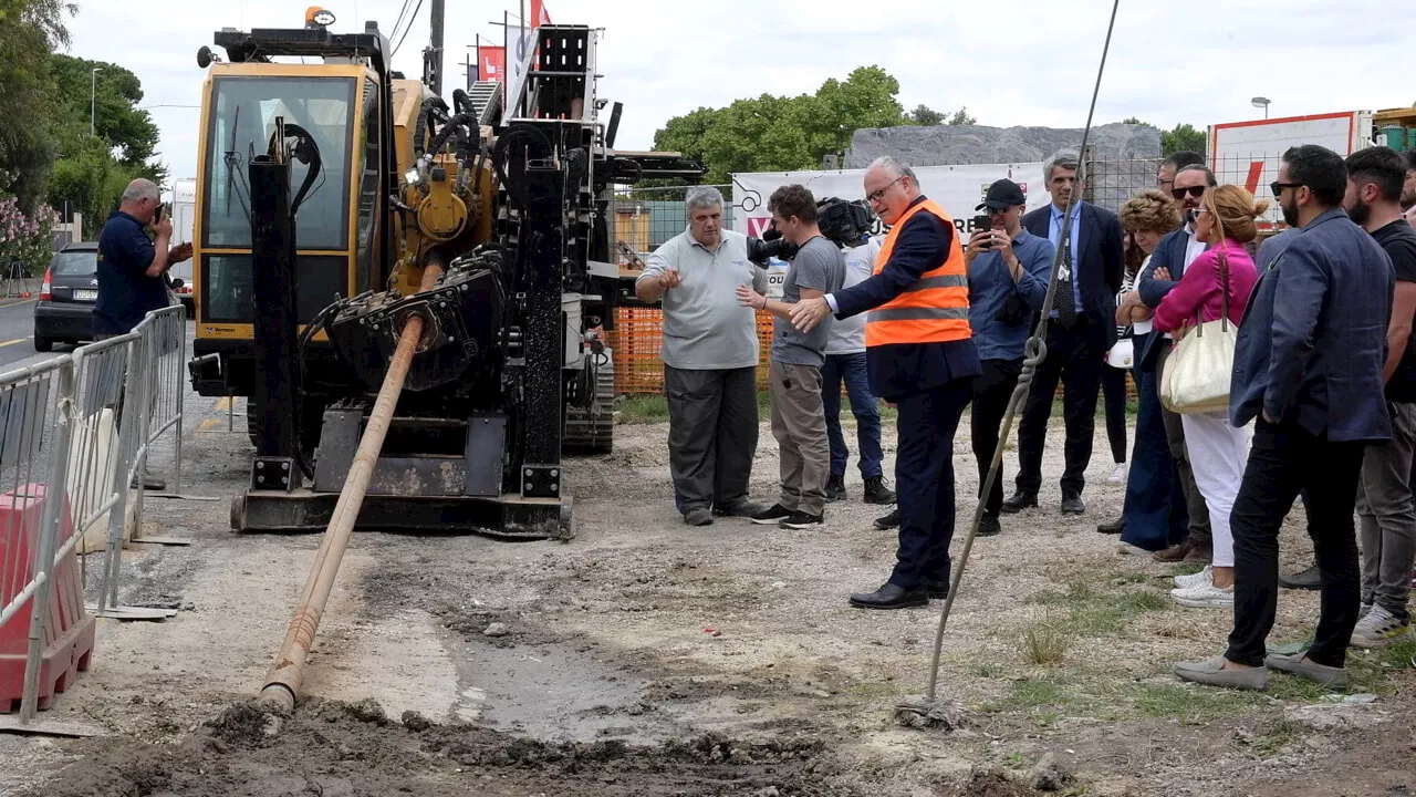 Sopralluogo nel cantiere della periferia dimenticata dove 400 famiglie vivono senza fogne e acqua