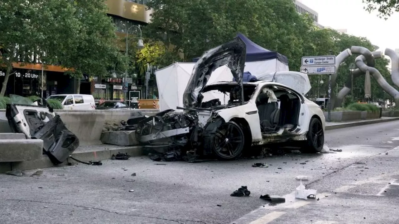 Verkehr: Weiterer Mitfahrer nach Raserunfall gestorben