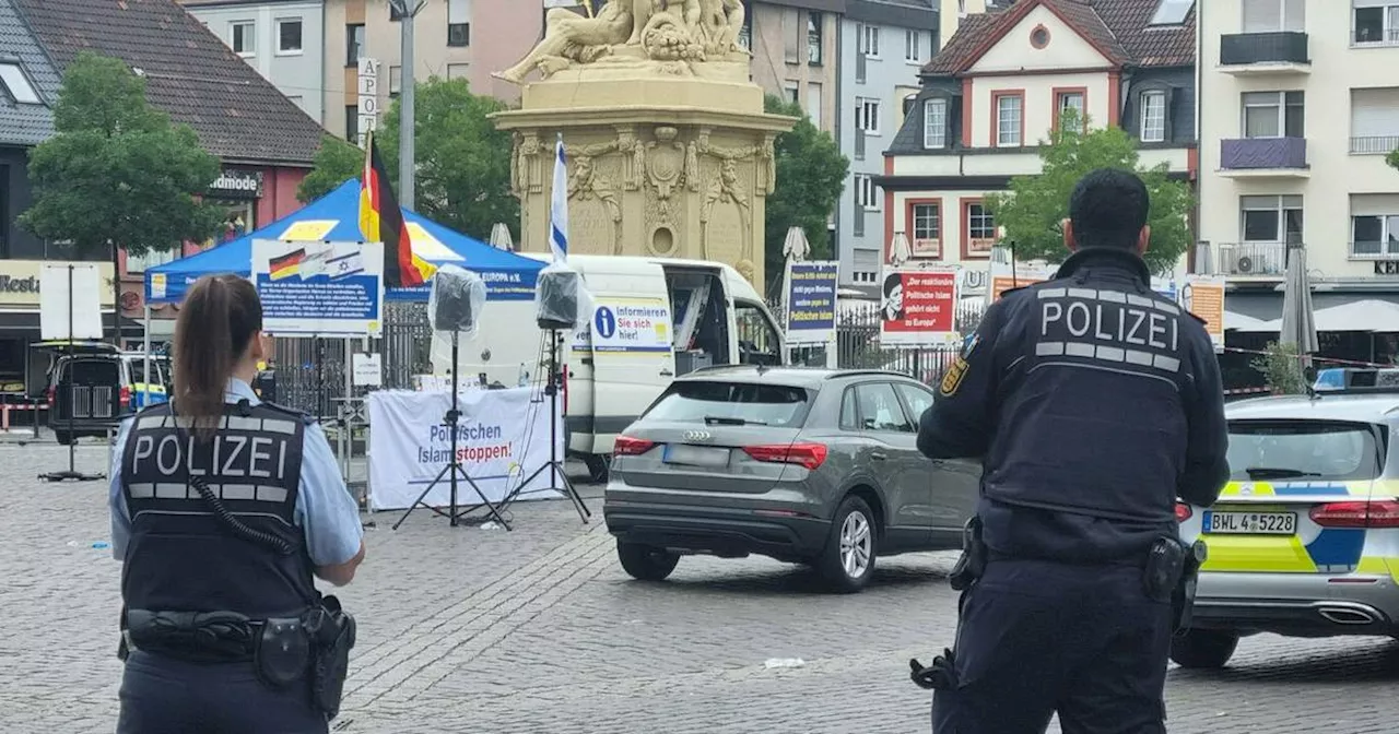 Polizeieinsatz mit Rettungshubschrauber auf Mannheimer Marktplatz