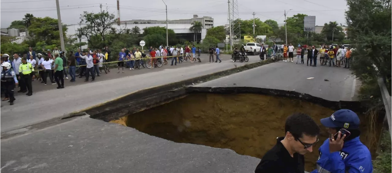 “Una alcantarilla que tiene una fuga ocasionó la socavación” en puente de la 30