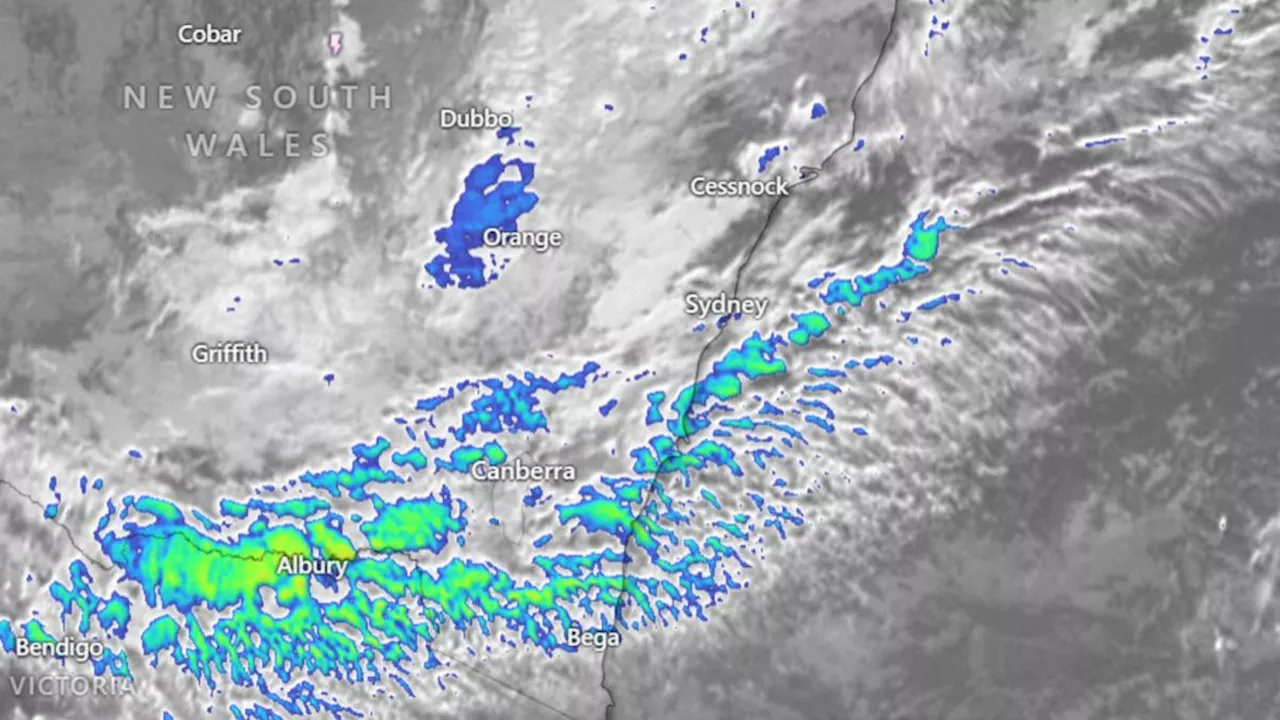 NSW braces for possible flash flooding after heavy rain lashes state