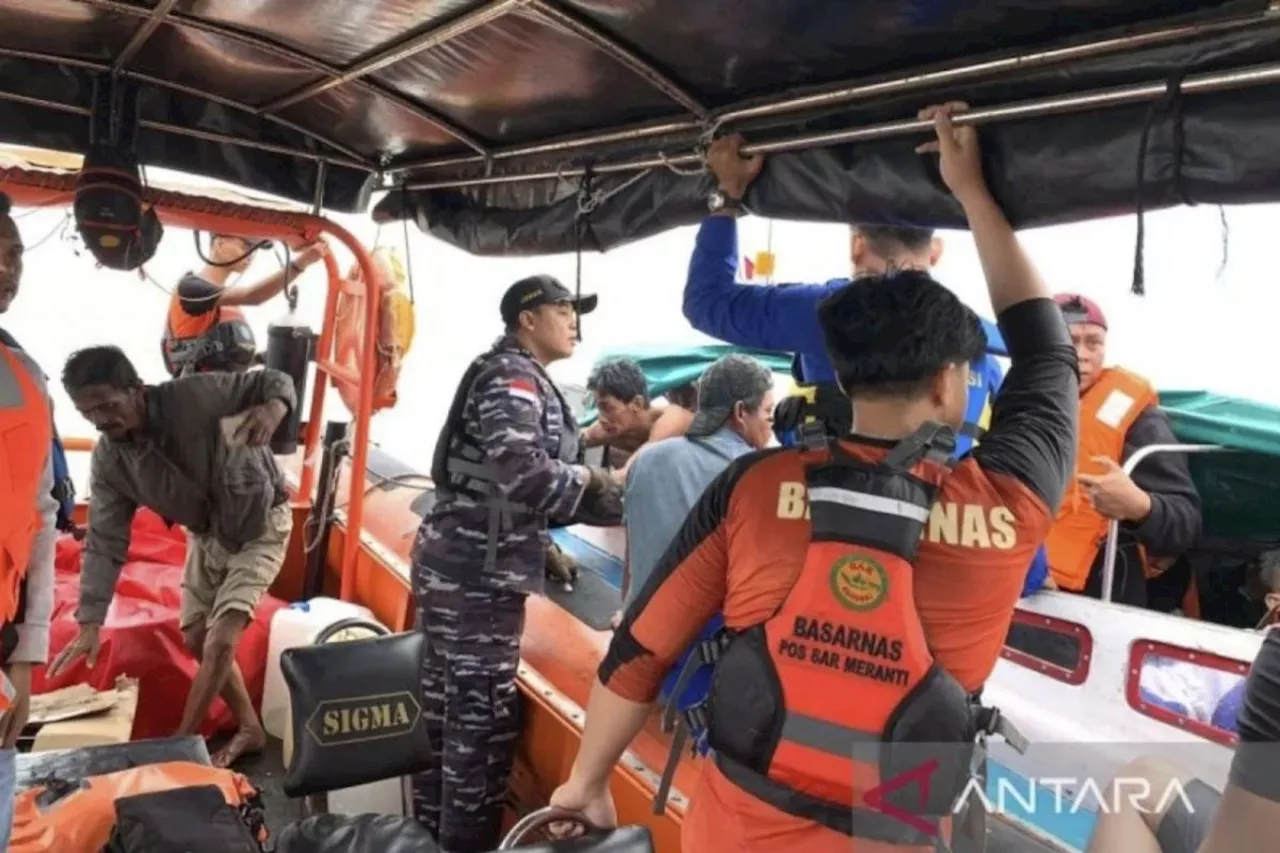 Kapal bermuatan sembako tenggelam di Perairan Kepulauan Meranti