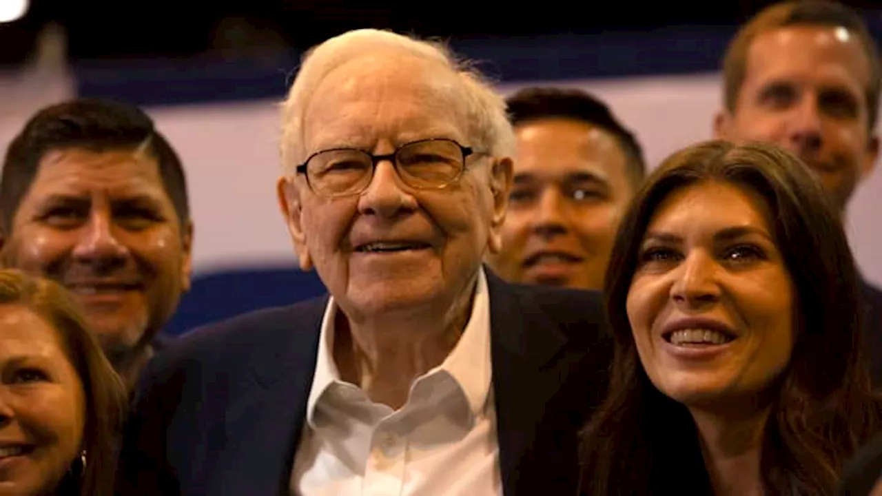 Warren Buffett takes the stage at Berkshire Hathaway's annual meeting: Live updates