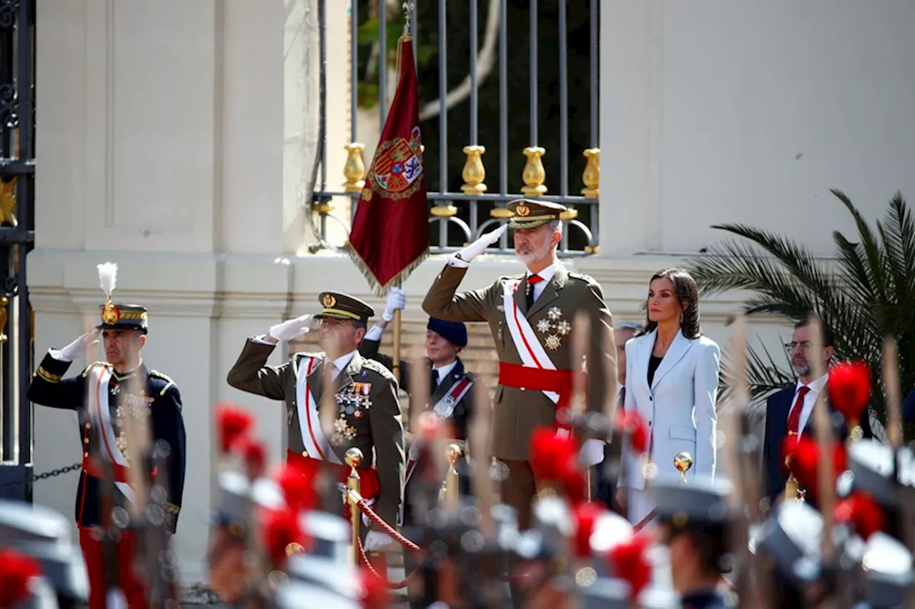 Los reyes llegan a la Academia de Zaragoza para la jura de bandera de Felipe VI