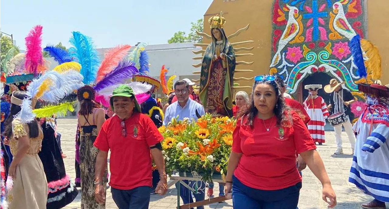 Pobladores de la colonia Santa Cruz Atoyac celebran la Santa Cruz