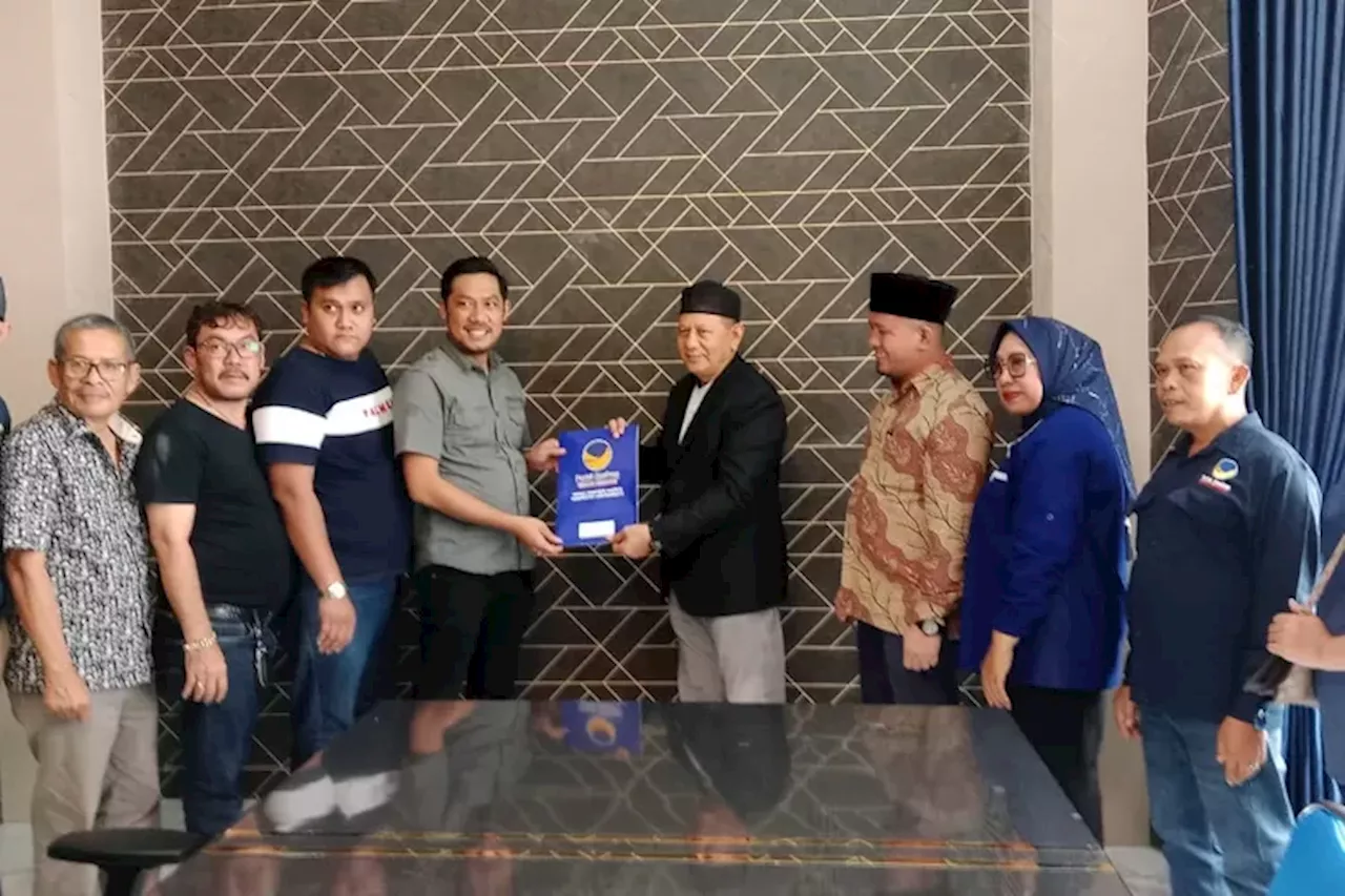 Darwis Damanik Serahkan Langsung Formulir Pendaftaran Calon Bupati Labuhanbatu ke Kantor NasDem