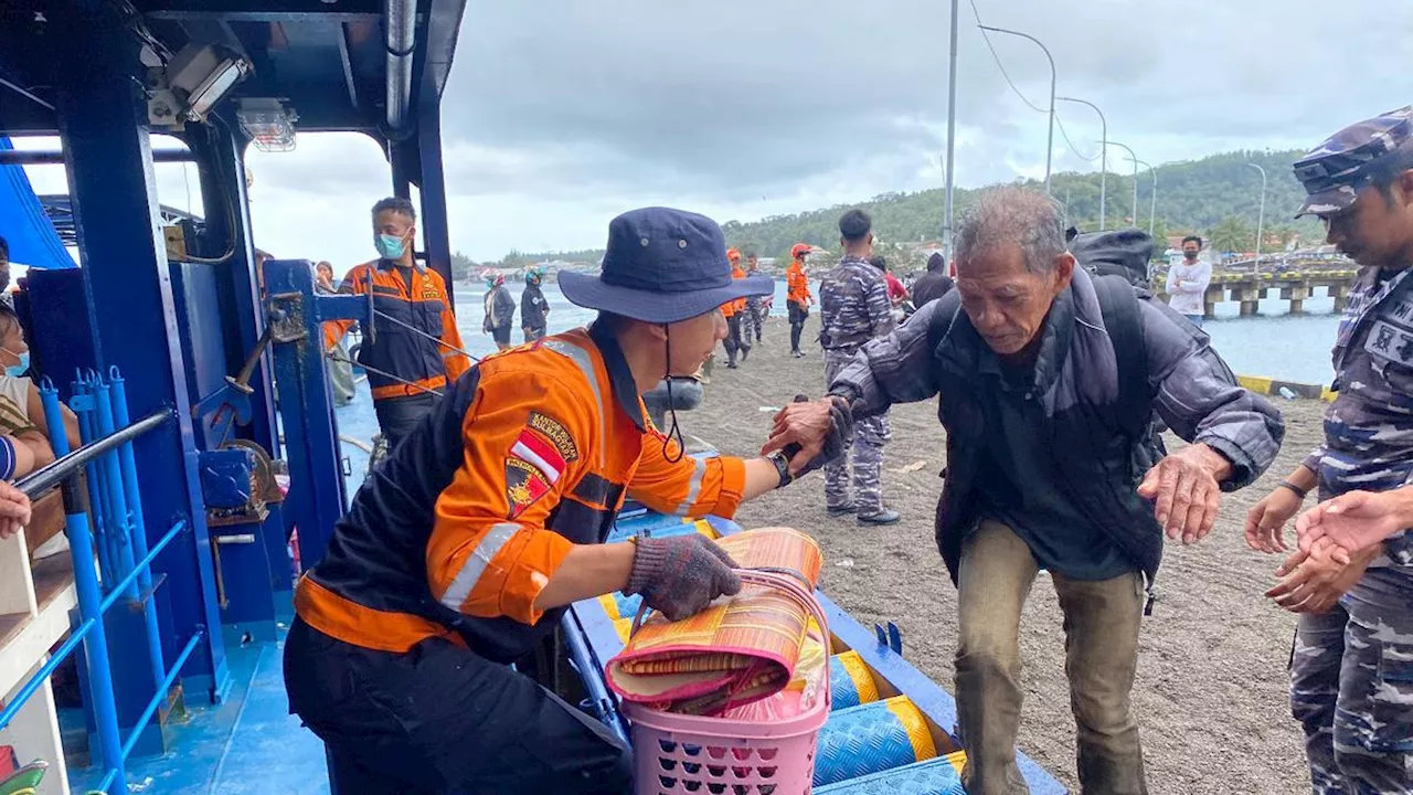 Jokowi Minta Jangan Sampai Ada Pengungsi Gunung Ruang yang Terlantar