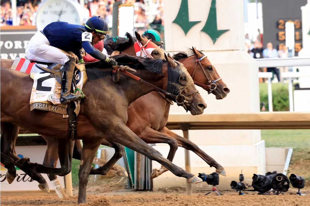 Kentucky Derby: Upset winner in thrilling three-horse photo finish