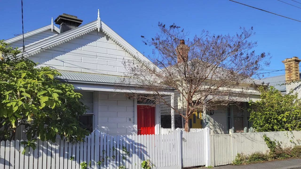 ‘Aggressive’: Neighbour war erupts over trees